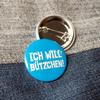 Kiwikatze Blue Button “Ich will Bätzchen!” – Carnival Costume Accessory view 3