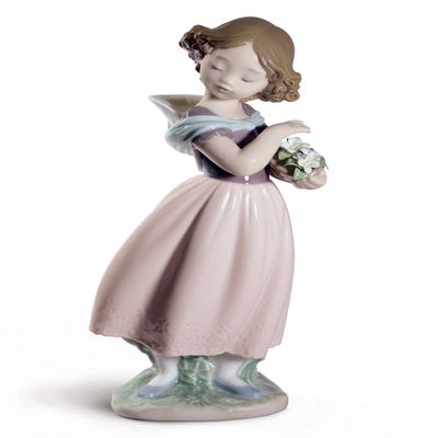 LLADRÓ Girl Figurine Adorable Innocence (Special Edition), Girl with Flowers, Porcelain