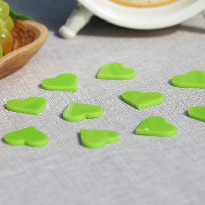 Plexiglass Heart Scatter Decorations, 30 mm, Glossy, Green, 10 Pieces
