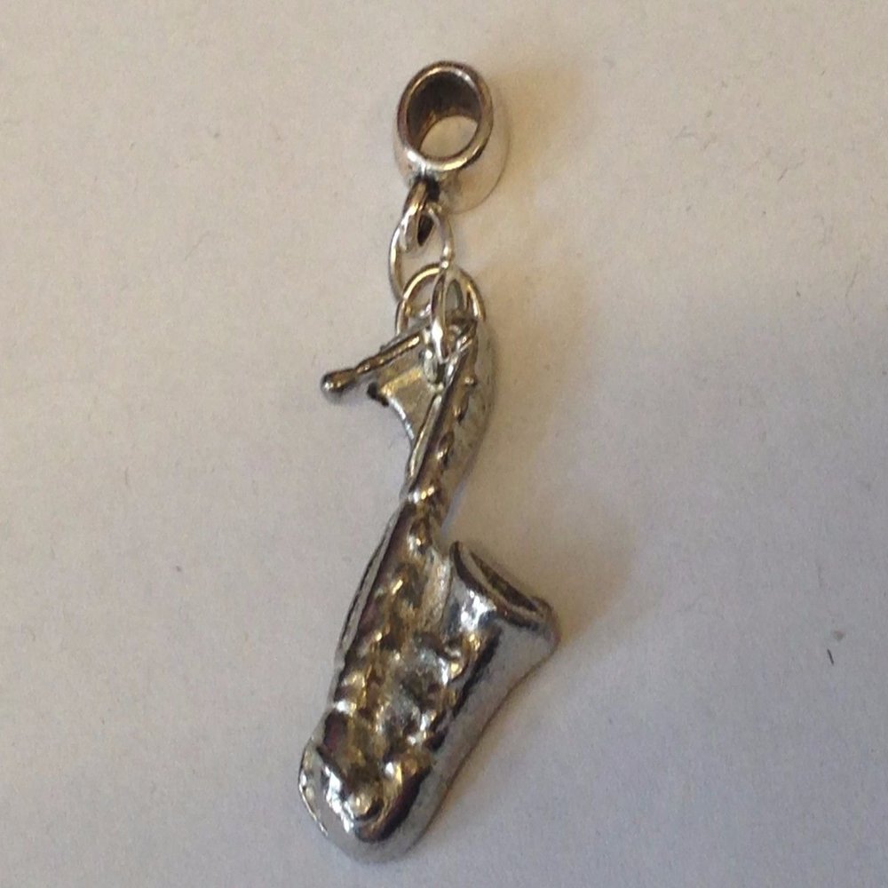 Saxophone Charm, 1.7 x 2.5 cm, TG284