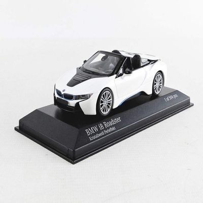 Minichamps 410027031 Collection Miniature Car, White