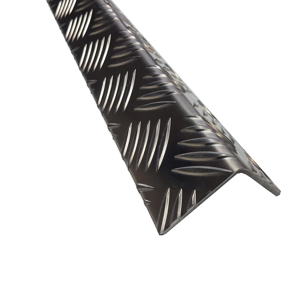 Aluminum Angle, 1000 mm, 90 x 50 mm Inside Leg Dimensions, Quintet Tread Plate, 3.5/5.0 mm