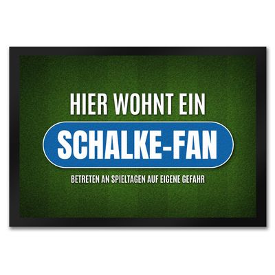 trendaffe “Here Lives a Schalke Fan” Soccer Doormat with Grass Motif