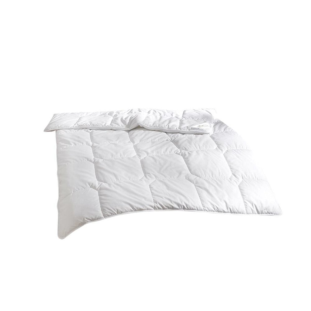 Traumschlaf All-Season Thinsulate Fiber-Filled Comforter, Medium, 135 x 200 cm