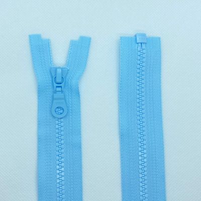 LIL YKK No. 5 Plastic Separating Zipper, Medium-Coarse Teeth, 68 cm (026 Light Blue)