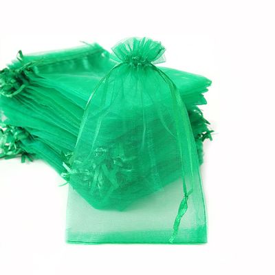 30 Green Organza Drawstring Bags, 9 x 12 cm