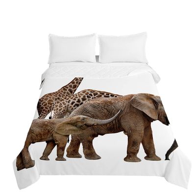 Odot Quilted Bedspread with 3D Giraffe and Elephant Design, 150 x 200 cm
