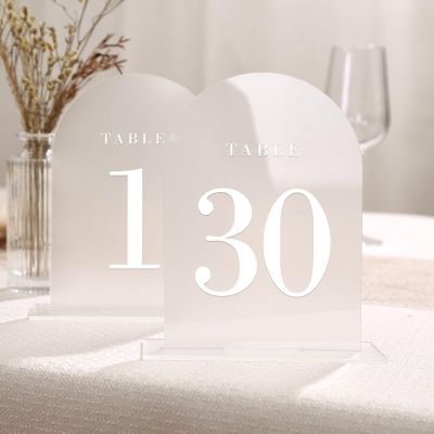 UNIQOOO Wedding Table Number Set with Frosted Arch, 12.7 x 17.8 cm, Printed Calligraphy, Table Number Signs and Holders