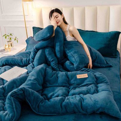 All-Season Queen-Size Duvet with Down Alternative Filling, Quilted, Soft, Warm, Fluffy, Breathable, Lightweight, with Corner Ties