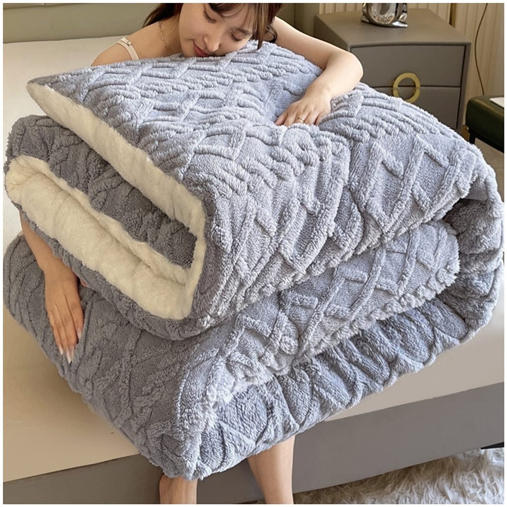 ZTGL Soft Flannel Microfiber Quilted Blanket, Warm Winter Blanket, 150 x 200 cm/3 kg