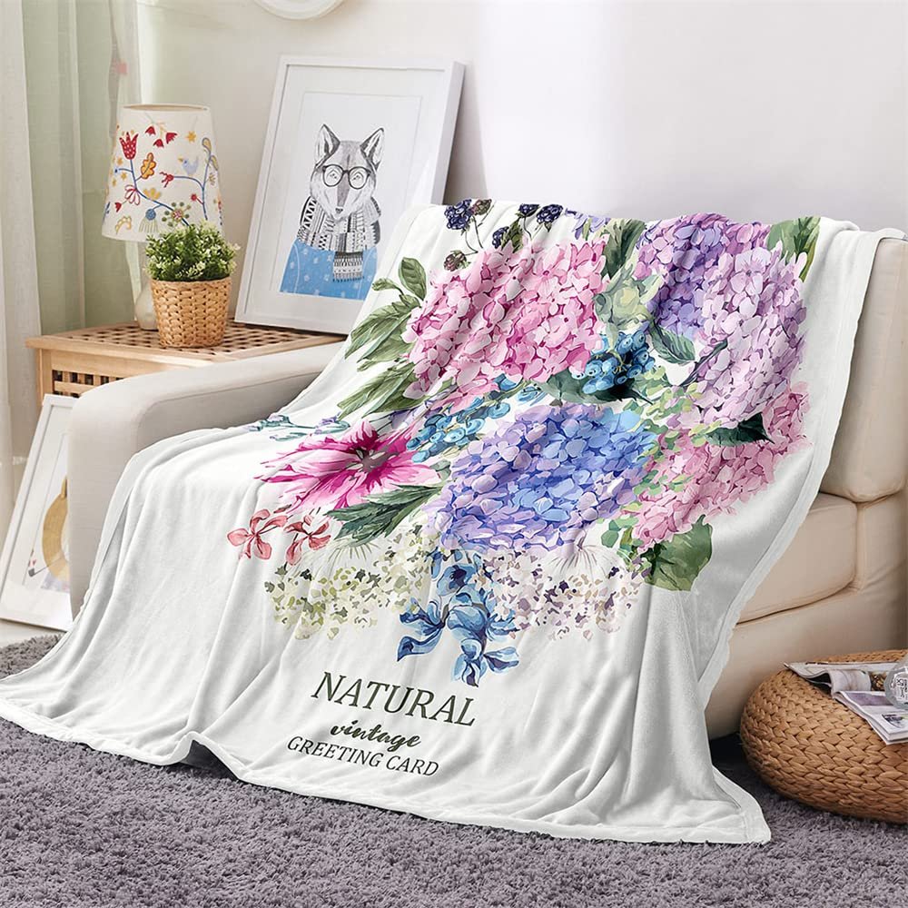 Chickwin Cozy Plush Blanket, Soft Floral Flannel Throw, Warm Microfiber Sofa, Couch or Bed Blanket, 130 x 150 cm, Blueberry