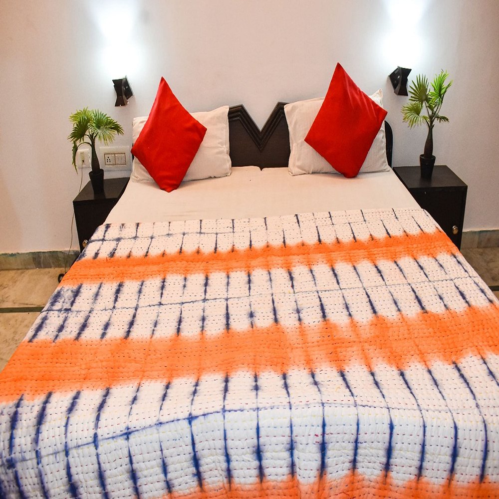 HOMEDECORSHOPIE Shibori Printed Quilt Blanket Bohemian Bedding Bedspread, 90 x 108 Inches