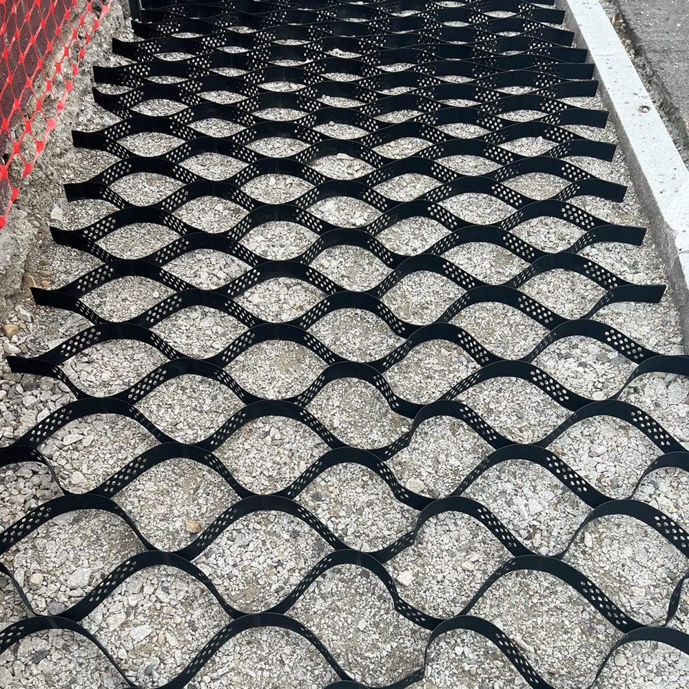 Plastic Lawn Grid Geocell Roll, Heavy-Duty Ground Grid for Driveways and Landscaping