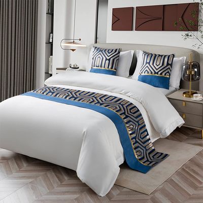 Jacquard Bed Runner, Hotel-Style Bedspread, Modern Bed Scarf, 50 x 240 cm