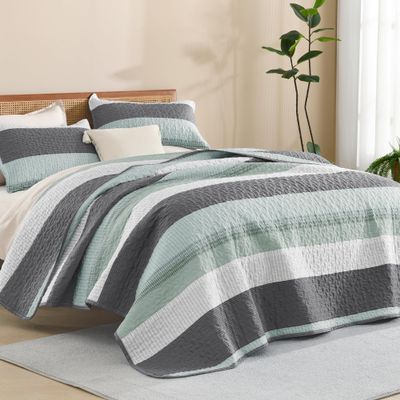Litanika California King Bedding Set for King-Size Beds, Sage Green Oversized Striped Quilt, Soft Lightweight Quilted Set