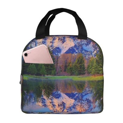BAFAFA Snow Mountain Insulated Lunch Bag