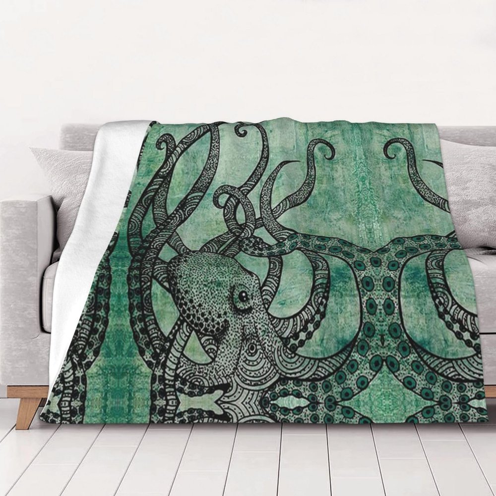 Green Octopus Printed Flannel Throw Blanket, 150 x 200 cm