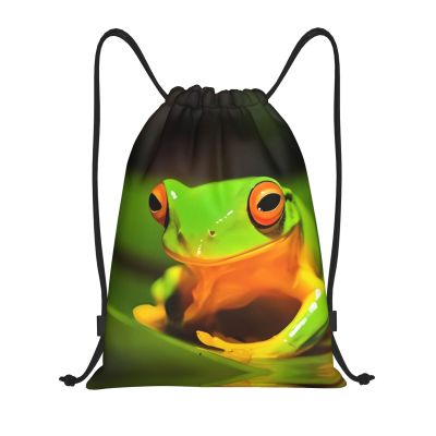 OrcoW Lovely Tree Frogs Printed Waterproof Drawstring Backpack, Sports Gym Sack, String Bag for Men and Women, Black, M