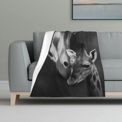 122 x 81 cm Giraffe Kiss Fleece Blanket, Sofa Throw for Bed, Couch & Travel