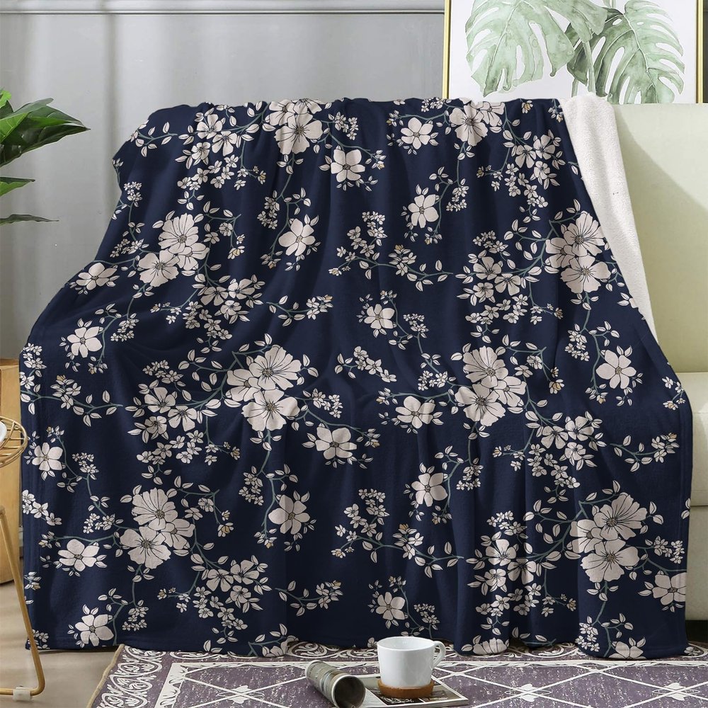 Cozy Vintage Floral Fleece Blanket, 130 x 160 cm, Botanical Flannel Throw