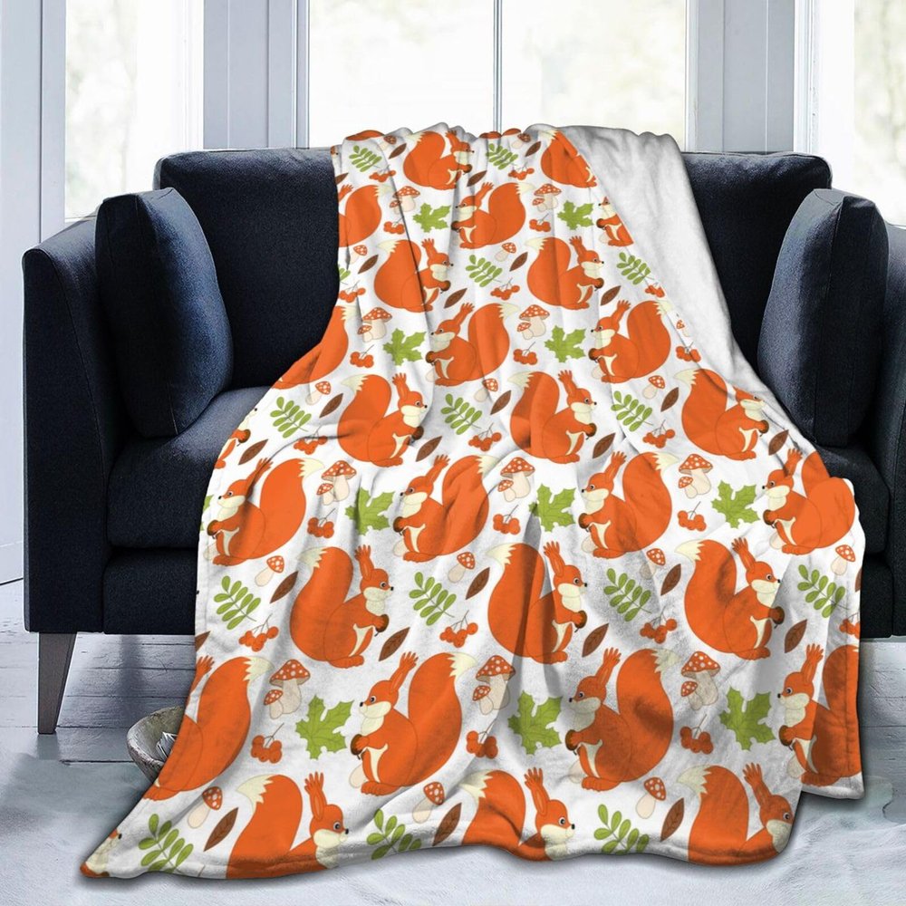 TORR Squirrel and Mushroom Blanket, Fleece Throw, Soft Flannel Blanket, 203 x 152 cm