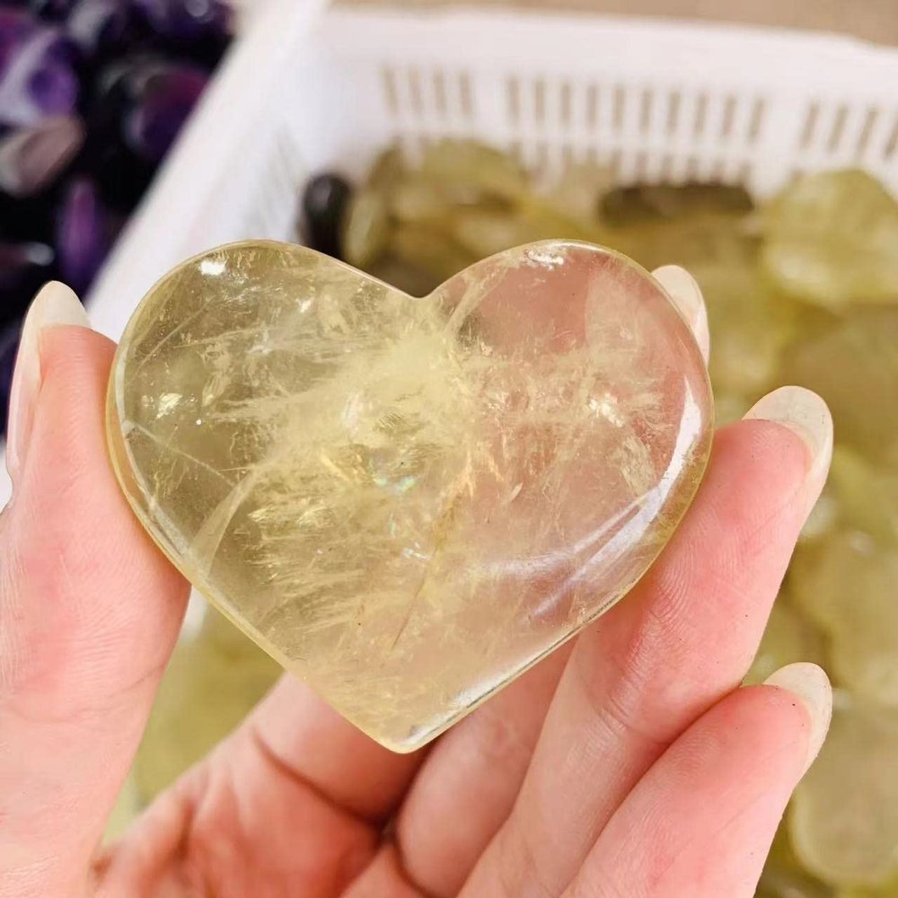 VELUNE Natural Citrine Heart Healing Stone, Hand-Polished Carved Crystal Love Palm Stone, 5565 mm, 1 Piece