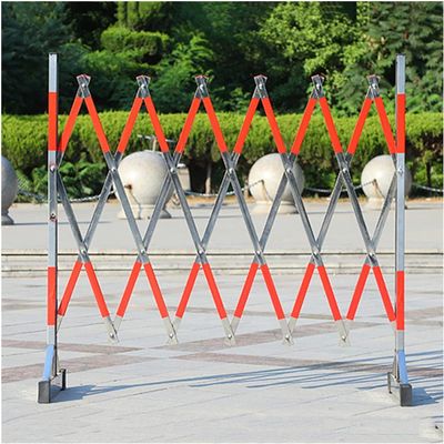 LNNW Retractable Metal Barricade with Wheels, 1.2 × 4 m