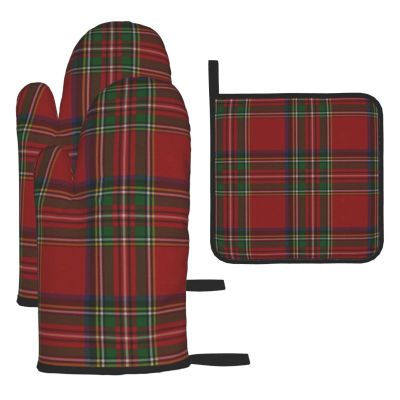 Oven Mitts and Pot Holder Set, 3-Piece, Royal Stewart Tartan