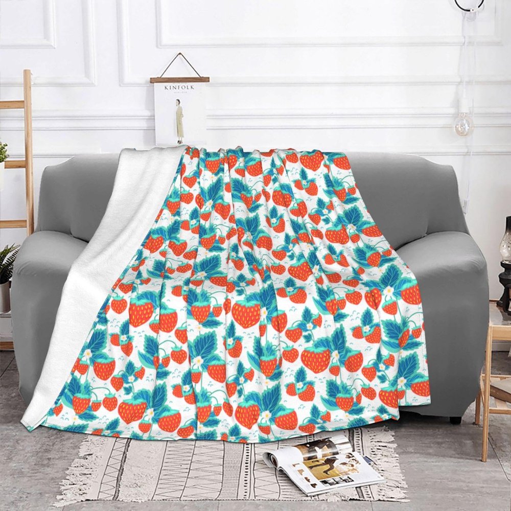 JIUJIUJIU Soft Strawberry Flannel Throw Blanket