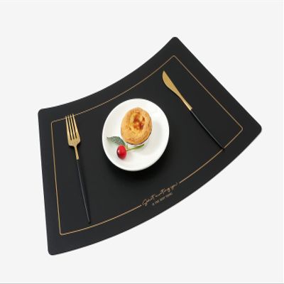 GANDUNQI Irregular Faux Leather Placemats, Fan-Shaped, Black, Set of 6