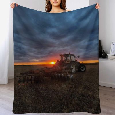 Tractor Pattern Fleece Throw Blanket, 140 x 180 cm