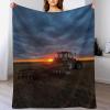 Tractor Pattern Fleece Throw Blanket, 140 x 180 cm view 1