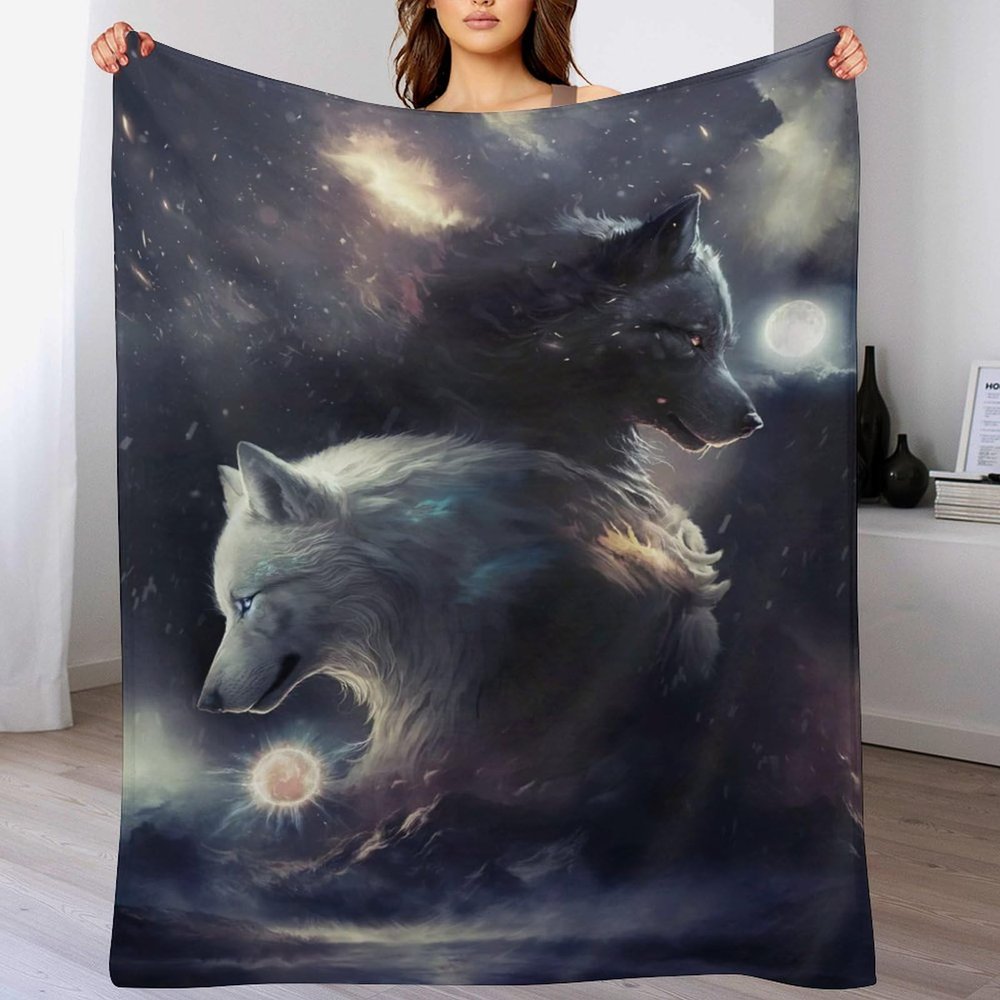 Wolf Throw Blanket, Warm Flannel Fleece Blanket for Sofa, Couch, and Bed, 130 x 180 cm