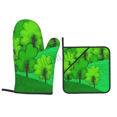 Green Woods Pattern Kitchen Oven Mitts and Pot Holders Set