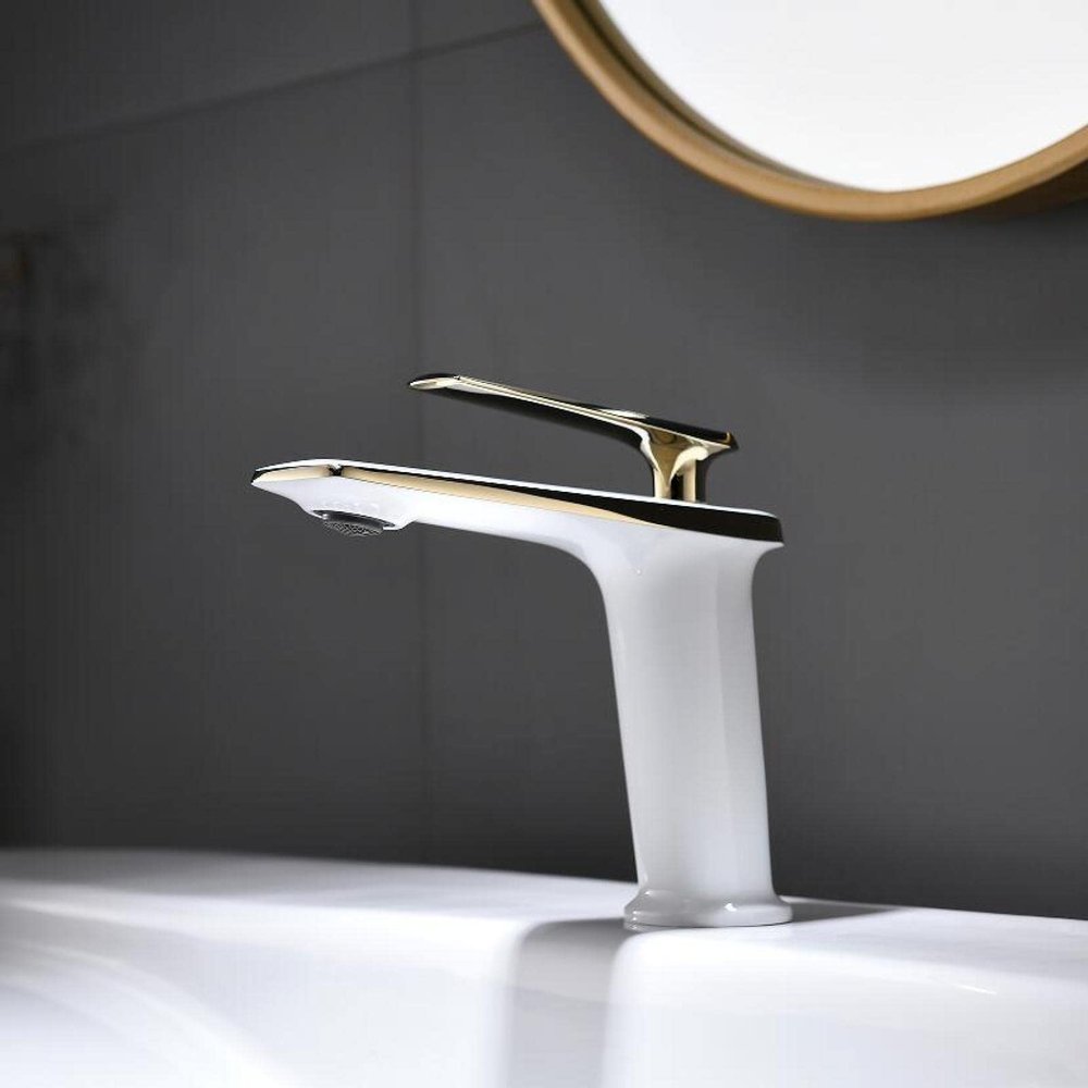 Single-Handle Brass Bathroom Sink Faucet