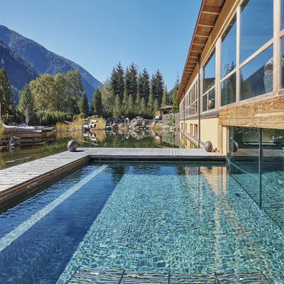 JOCHEN SCHWEIZER Gift Voucher: Wellness Vacation in South Tyrol for 2 (2 Nights)