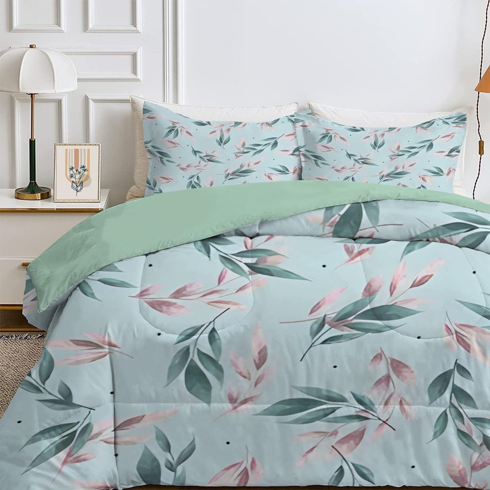 Qiwagu Comforter 220 x 240 cm, Light Blue Reversible Plant-Leaf Quilt, Washable, Coverless, Soft 200 GSM All-Season Blanket with 2 Pillowcases (Pillows Not Included)