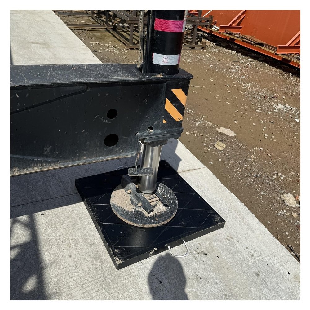 Waterproof Outrigger Jack Pads for RVs, Cranes, Trailers and Heavy-Duty Vehicles