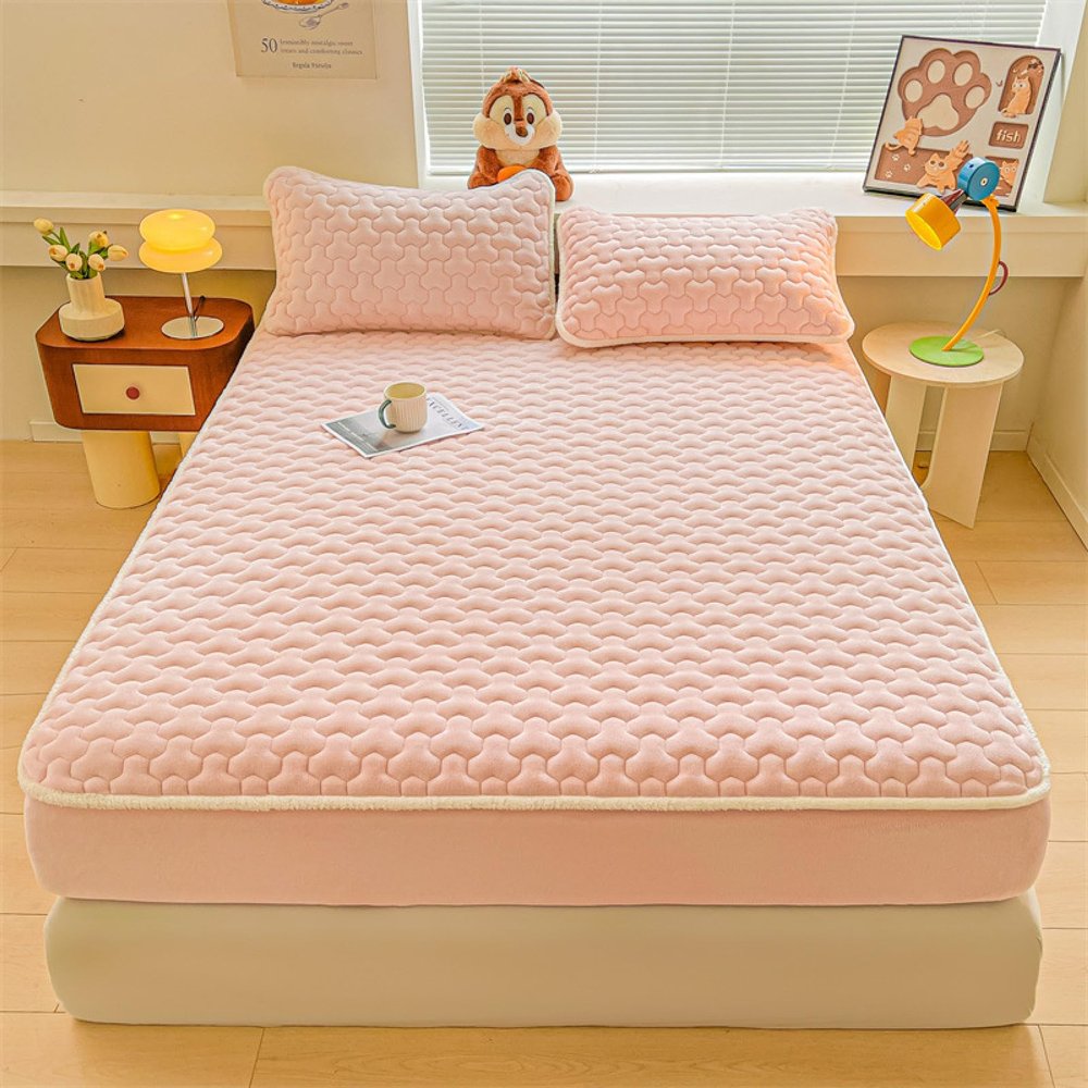 FOREPOTY Breathable Fitted Sheet, Winter Thick Quilted Milk Velvet Mattress Protector, Cartoon Print, Solid Light Pink, 150 x 200 cm (3-Piece)