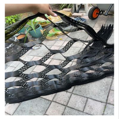 Permeable HDPE Ground Grid for Driveways, Parking Areas, Gardens and Patios, 5 cm Thick, 5 x 7 m