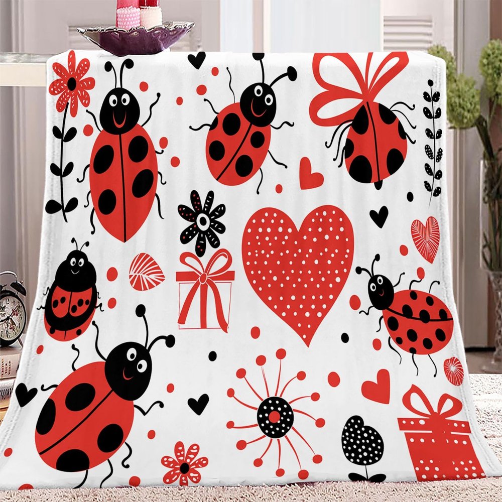 Ladybug Heart Cartoon Throw Blanket 150 x 200 cm, Warm Red Sofa Blanket, Super-Soft Flannel Fleece