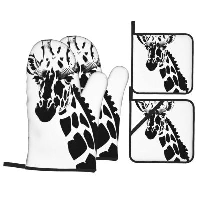 Black and White Giraffe Kitchen Oven Mitts and Pot Lid Pads, 4-Piece Set