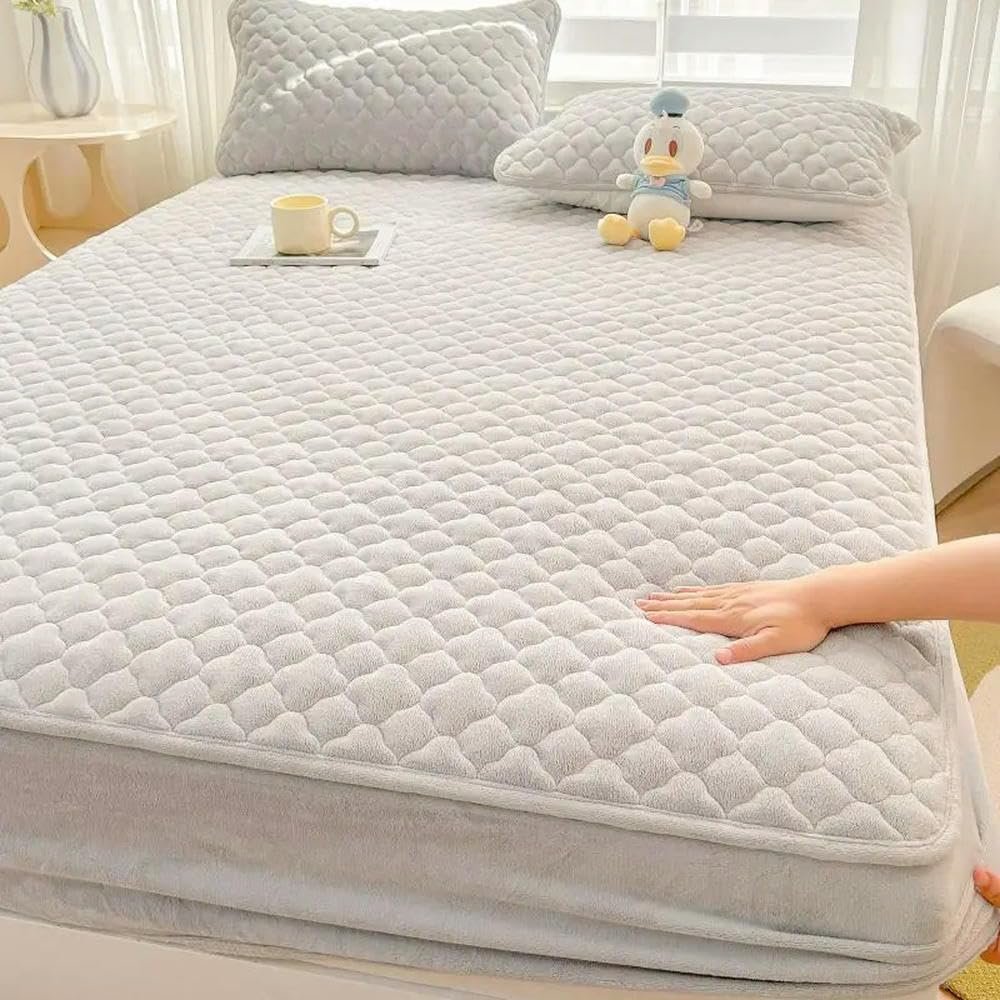 Optxzn Textiles Winter Quilted Plush Fitted Sheet with Elastic Band, Soft Warm Velvet Mattress Cover, Queen Bedspread