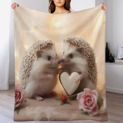 AAPZY Hedgehog Flannel Throw Blanket, Soft Blanket for Bedroom, Sofa, Outdoor Use, 140 x 180 cm