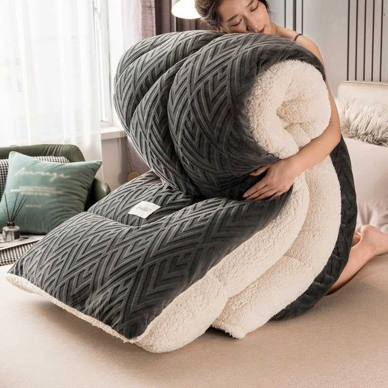 King-Size Sherpa Quilt, Thick Double-Sided Winter Blanket with Lamb-Fleece Filling