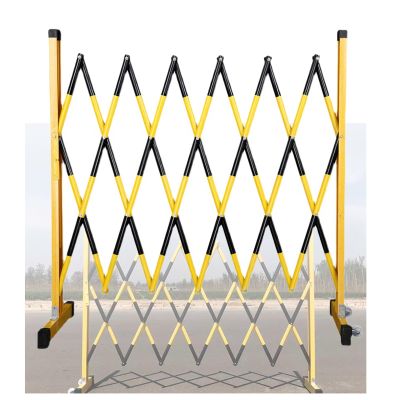 Retractable Traffic Barrier, Black/Yellow, 600 cm/19.6 ft