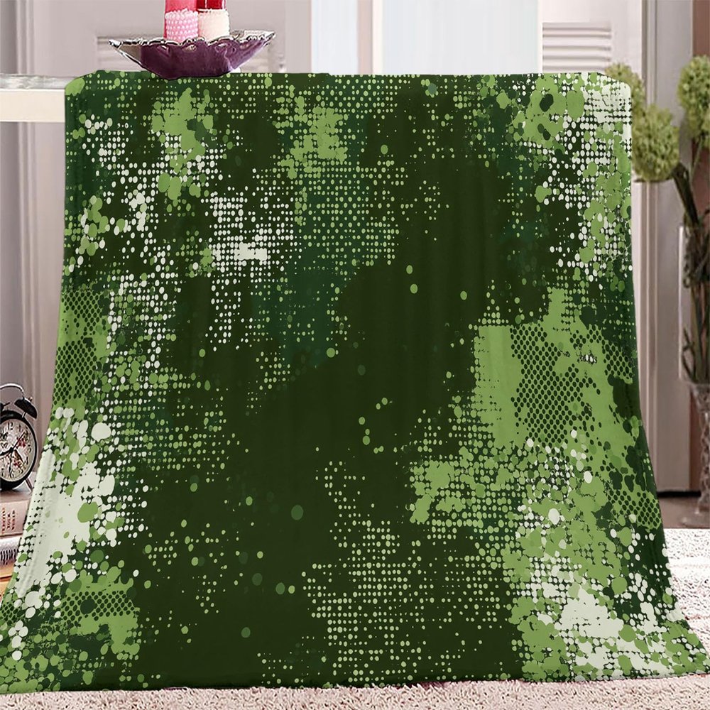 Soft Cozy Blanket, Abstract Camouflage Texture, Premium Flannel, Green, Washable and Easy Care, 150 x 200 cm, Warm and Cozy for Children and Adults