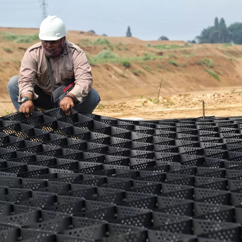 Heavy-Duty Geo Grid for Garden Paths and Horse Farm Stabilization, 5.1 cm, 5 m x 7 m
