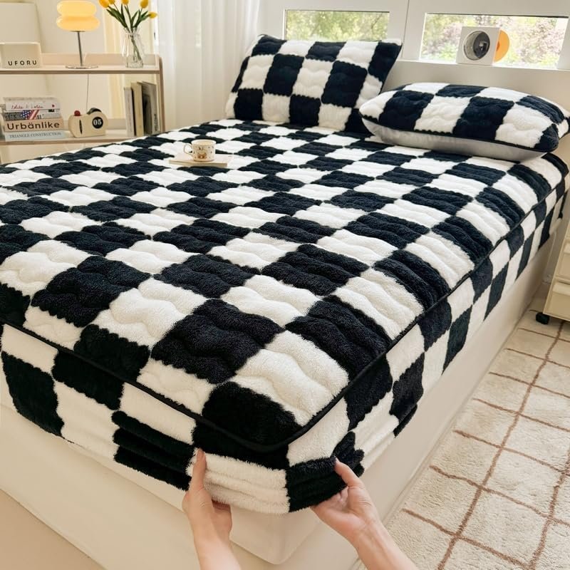 KIZAMI Queen/King Size Warm Velvet Fitted Sheet Set, 1 Fitted Sheet and 2 Pillowcases