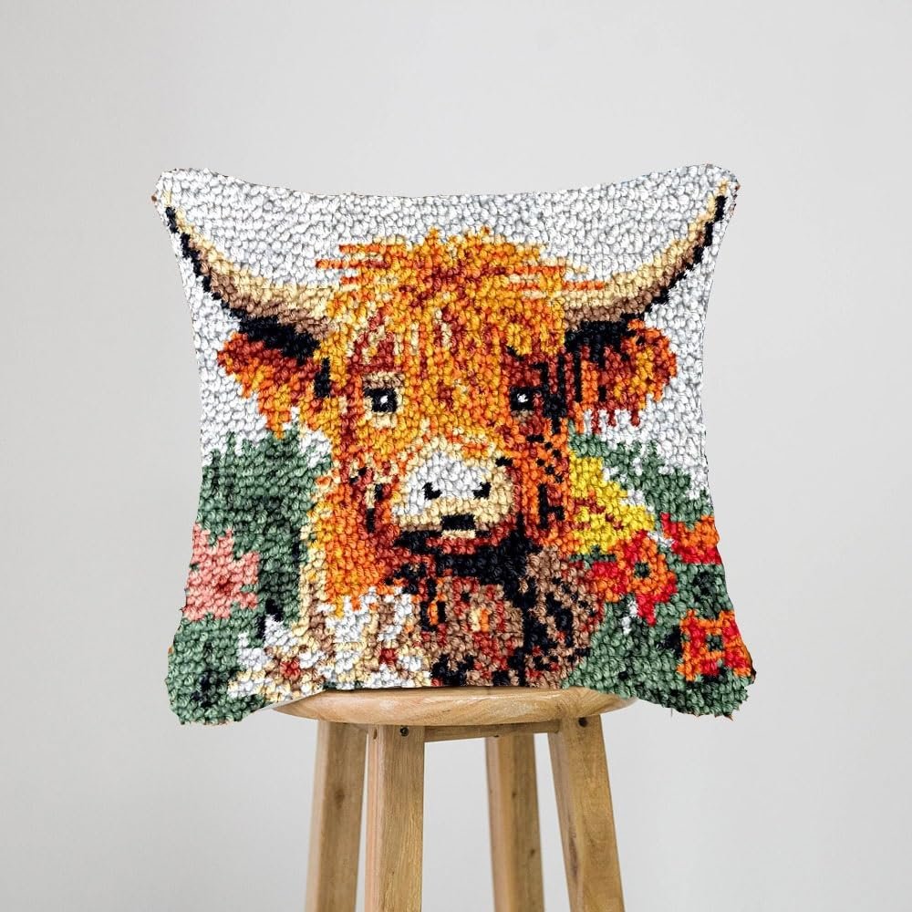 JILIP Highland Cow Latch Hook Kit for Adults, Pillow Cover, 43.2 x 43.2 cm, Open Eyes